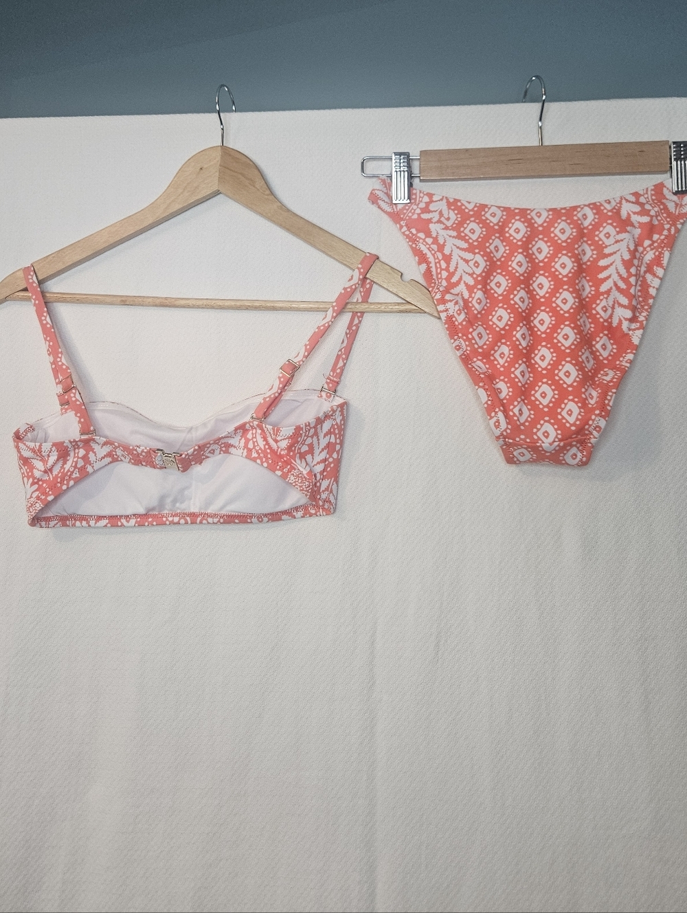 Lilly Pulizter Bikini 2-PC Flamingo Feather Harbor View Bandeau High-Cut Sz 4 - Picture 4 of 7